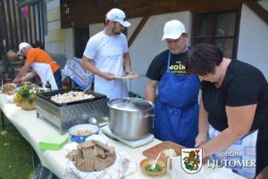 V Mekotnjaku so pripravili 13. Bučarijo 6